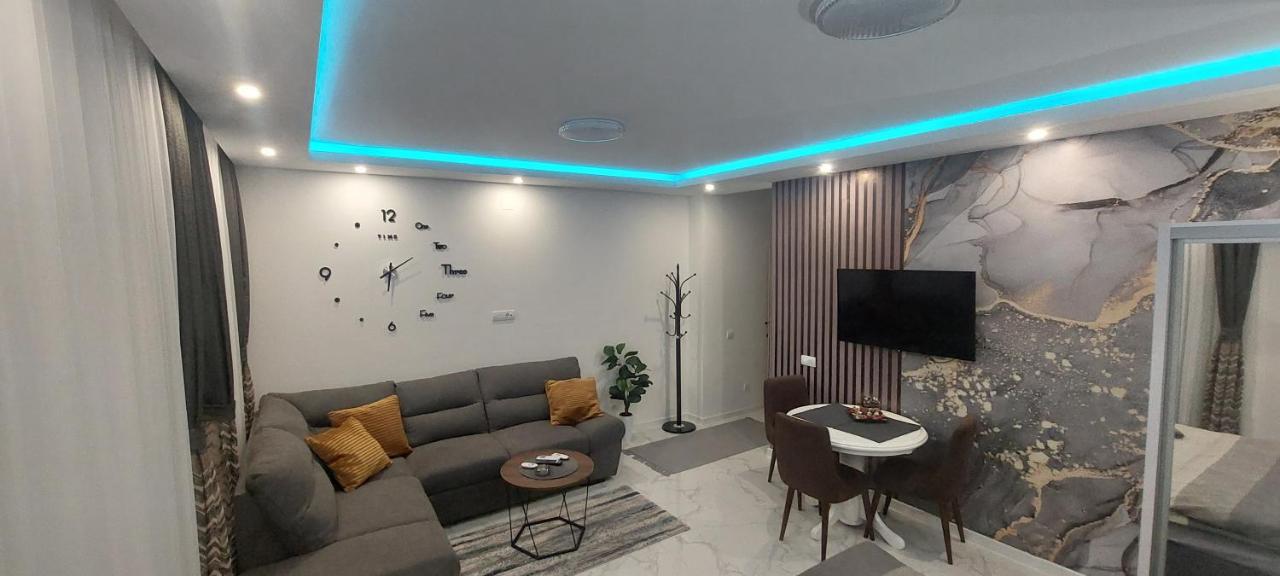 Gold Apartment