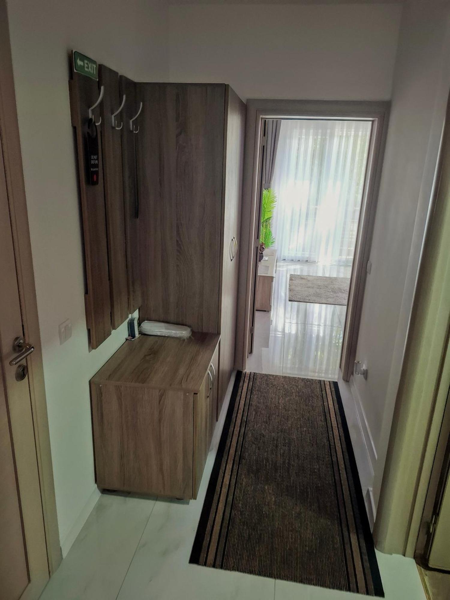 Gold Apartment
